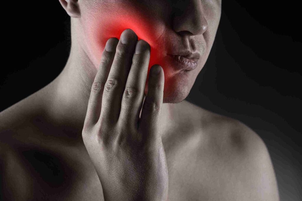 Emergency dentist in Glendale, CA 91202 at Aghbashian Dental, providing urgent care for toothaches, cracked teeth, and dental injuries with same-day appointments.